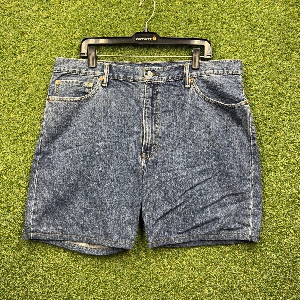 Levis shop confidence